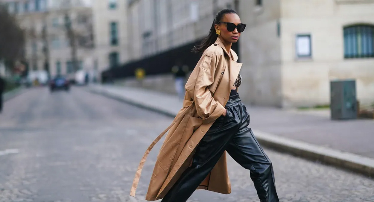 mulher com look no estilo luxo silencioso